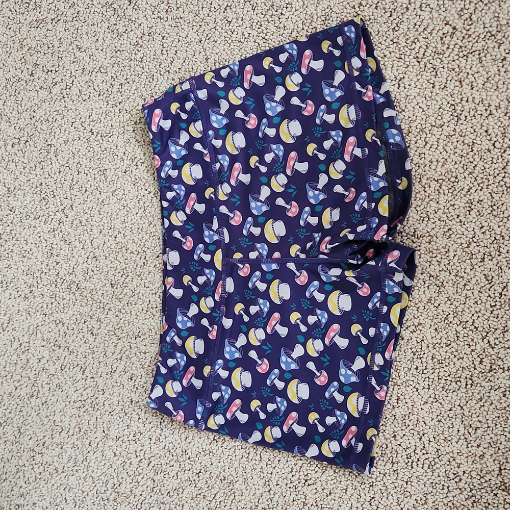 IAB MFG 3" no-ride mushroom print shorts, size 8M